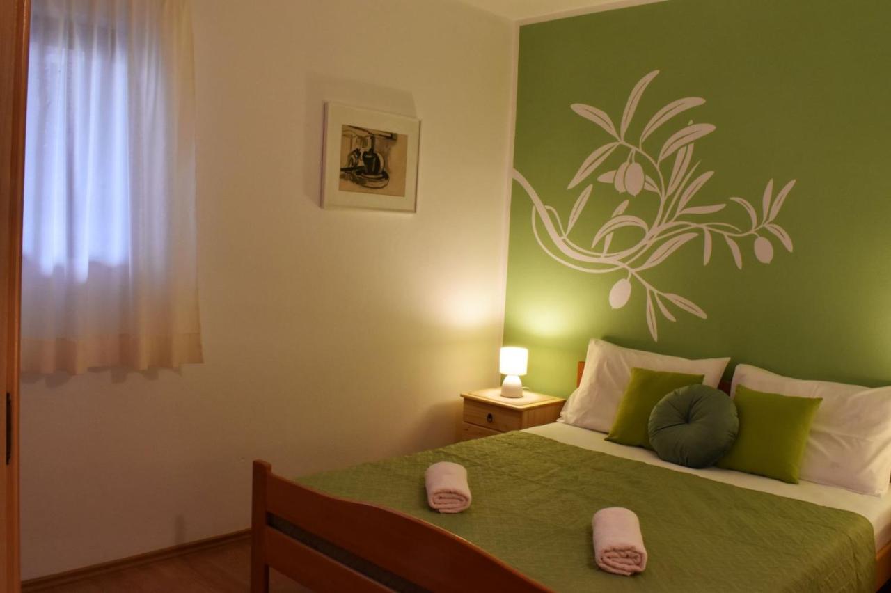 Villa Franka Bol Exteriör bild